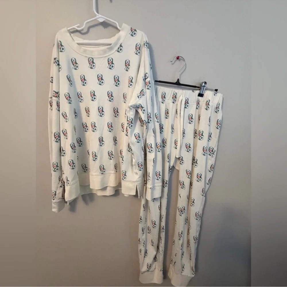 ‼️ISO‼️BEAUFORT BONNET CO. Callahan Staffordshire Dogs Women’s Pajama Lounge Set - Picture 2 of 2
